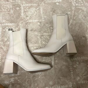 Bone Leath Steve Madden Boots - 8.5